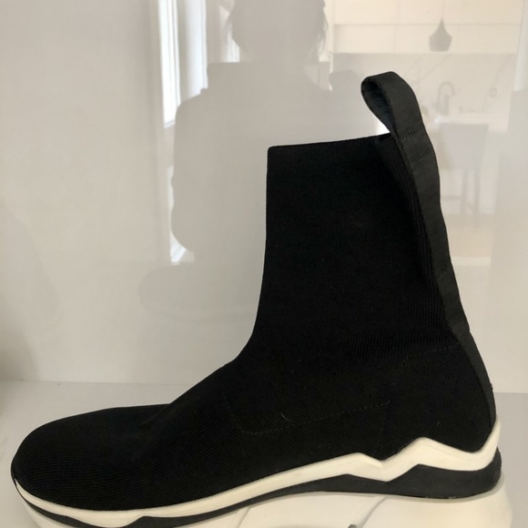 Brand-new, never worn Elena Iachi sneakers - Picture 4 of 9